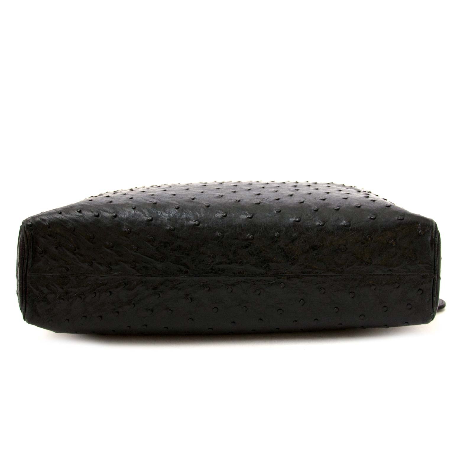 veilig online shoppen bij labellov vintage mode webshop met chanel struisvogel tassen