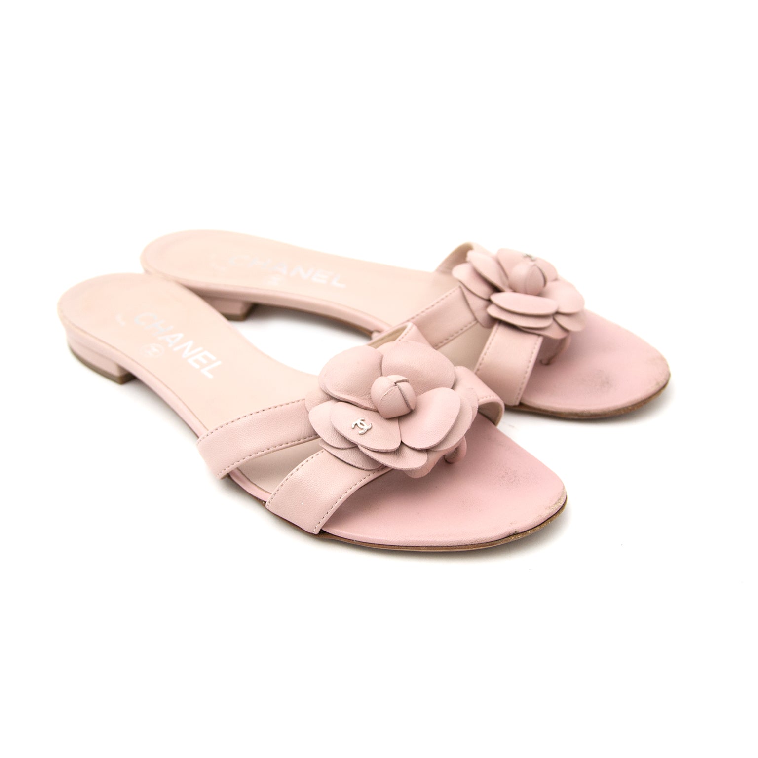 Buy the girly Chanel Leather Sandals Pink now online on the webshop from LabelLOV, real luxury from Antwerp.