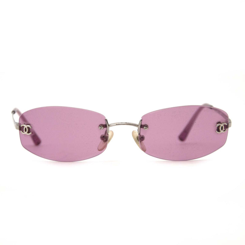 Achetez second main chanel lunettes de soleil à un bon prix chez Labellov à Anvers.