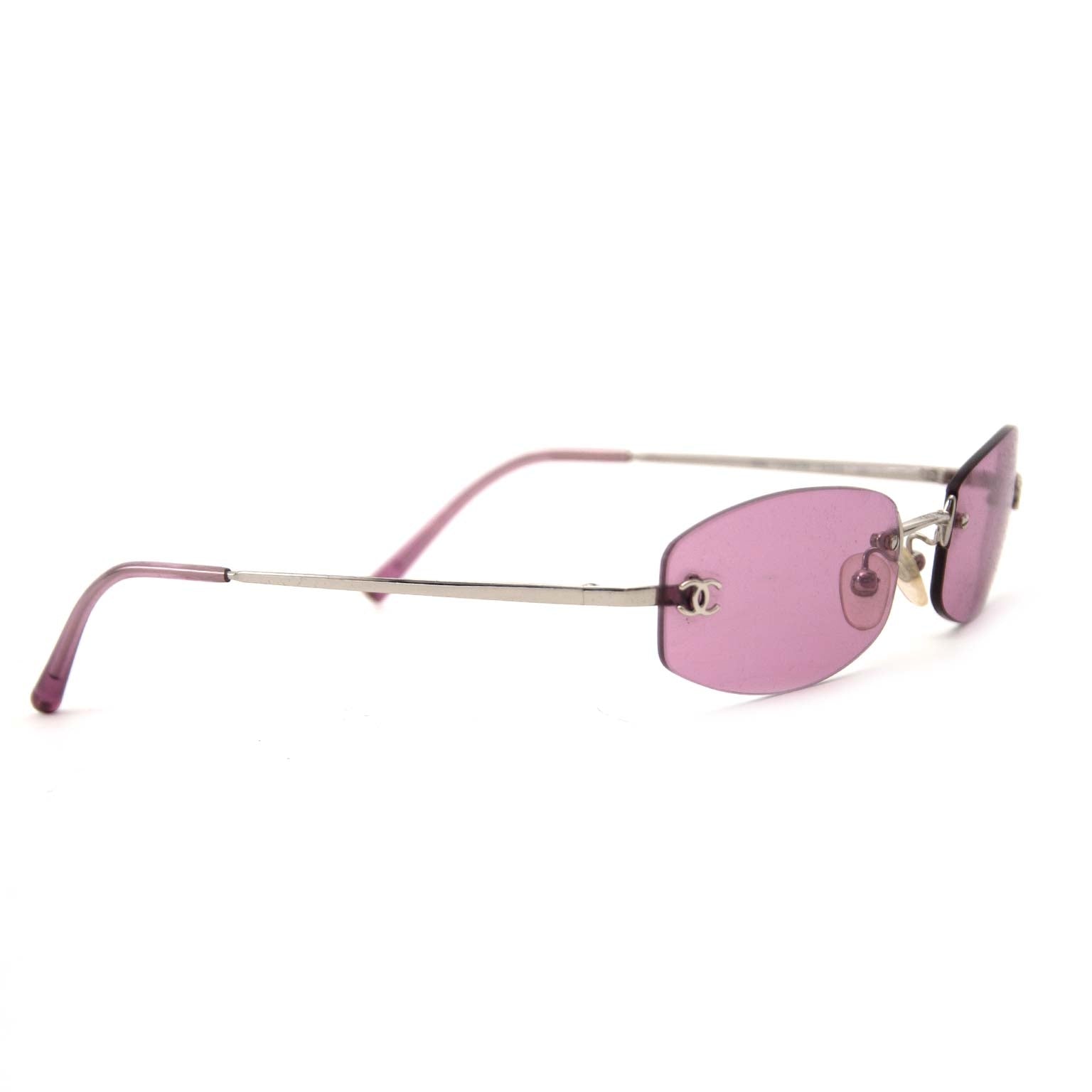 Buy secondhand authentic chanel pink sunglasses for less at Labellov, vintage webshop. Safe and secure shopping.