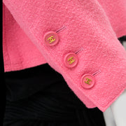 Chanel boucle roze vest nu te koop op labellov.com tegen de beste prijs 100% authentiek