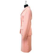 Chanel Pink Bouclé Tailleur Set aankopen aan de beste prijs bij Labellov