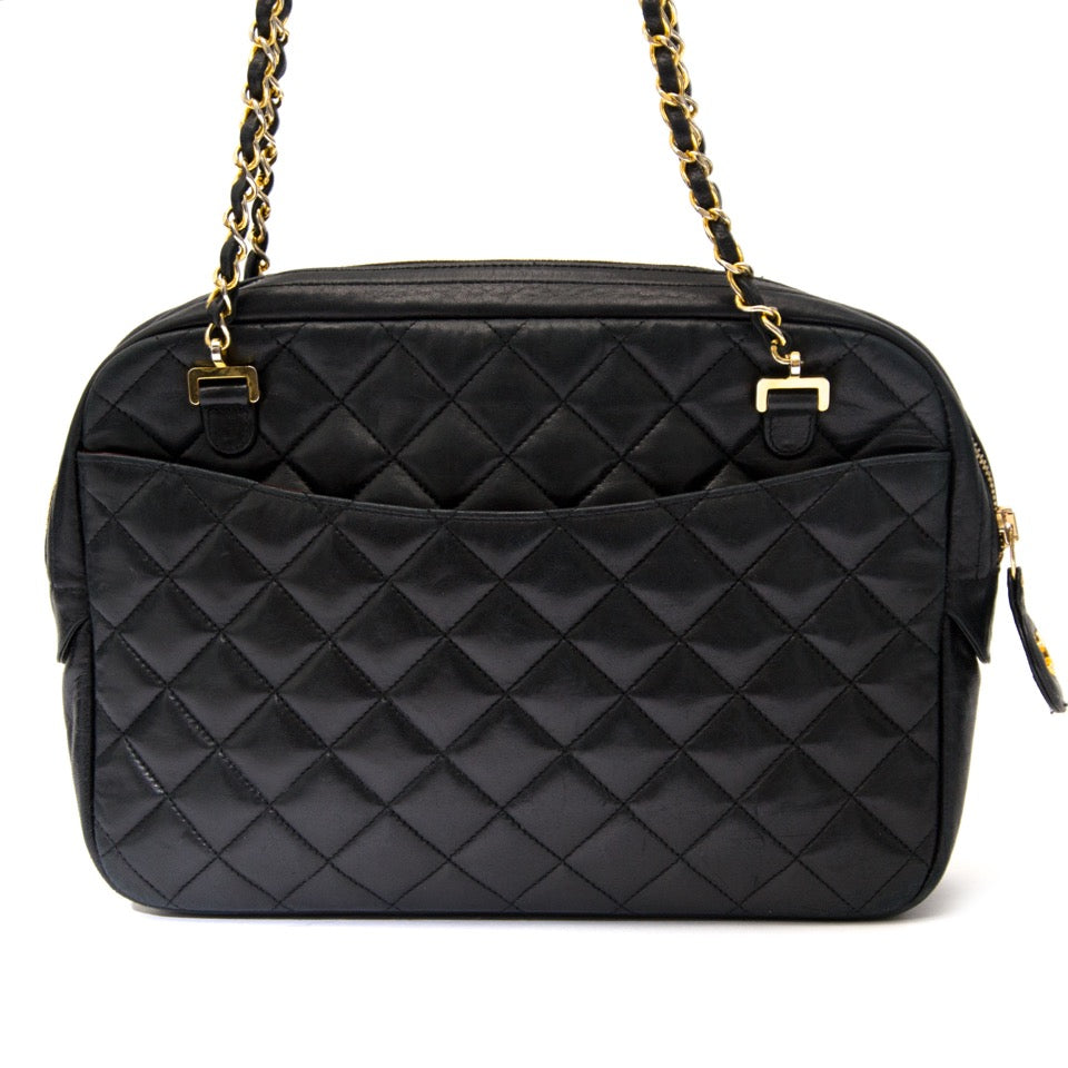 Koop uw Chanel Black Quilted Chain Bag veilig online bij labellov.com