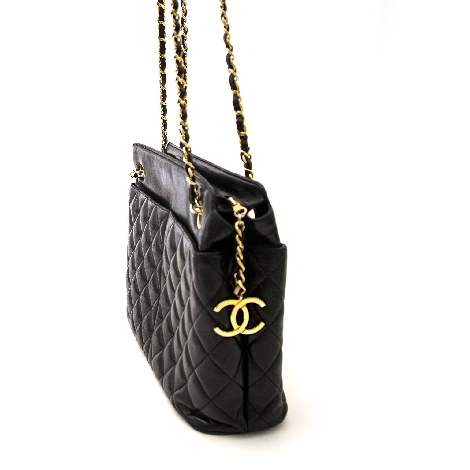 achetez Chanel Black Vintage Lambskin Shopper chez labellov en payez secure on ligne