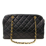 tweedehands blauwe gewateerde chanel handtas met gouden ketting te koop bij labellov.com tegen de beste prijs