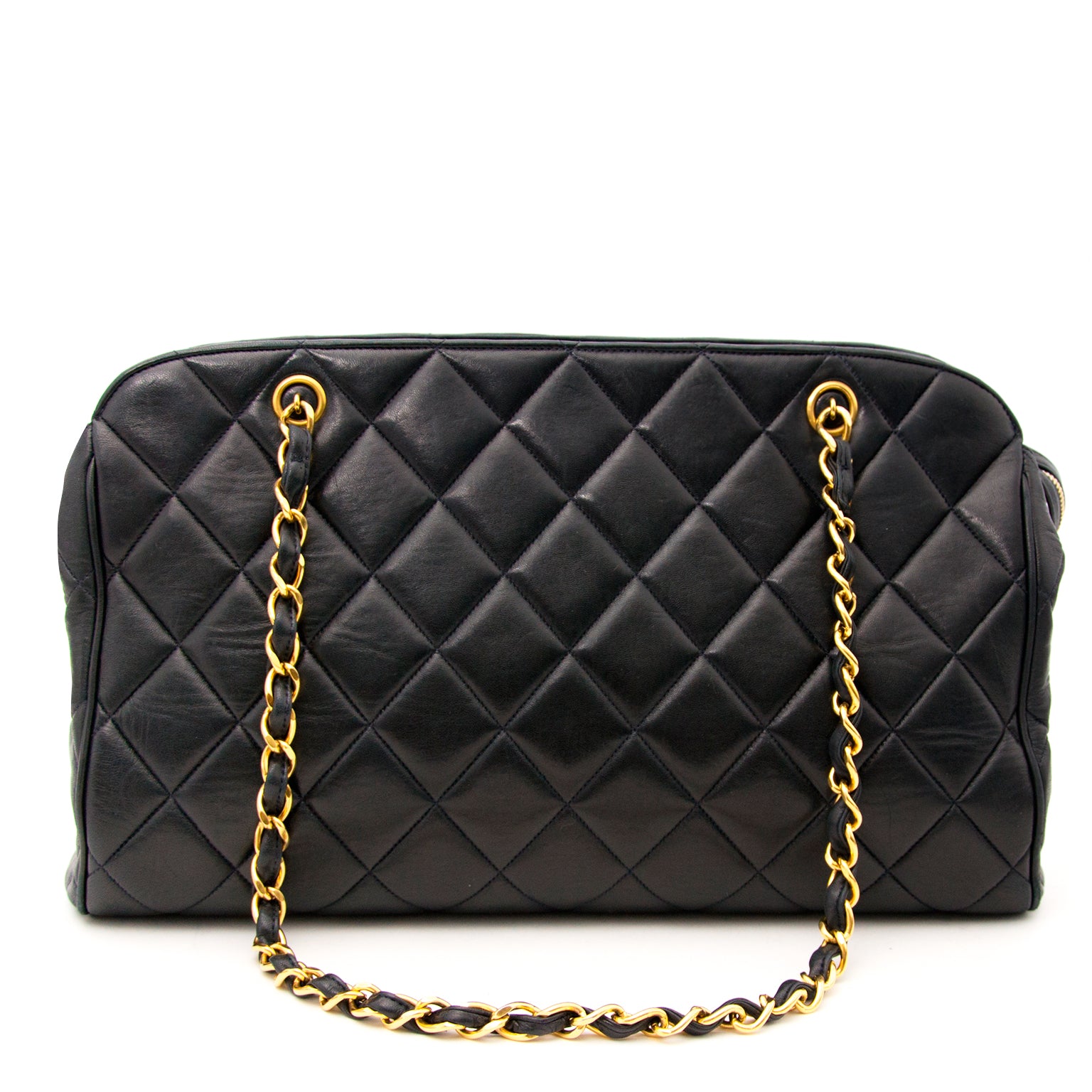 tweedehands blauwe gewateerde chanel handtas met gouden ketting te koop bij labellov.com tegen de beste prijs