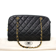 Acheter chanel quilted sac a epole en cuir chez labellov.com pour le meilleur prix.