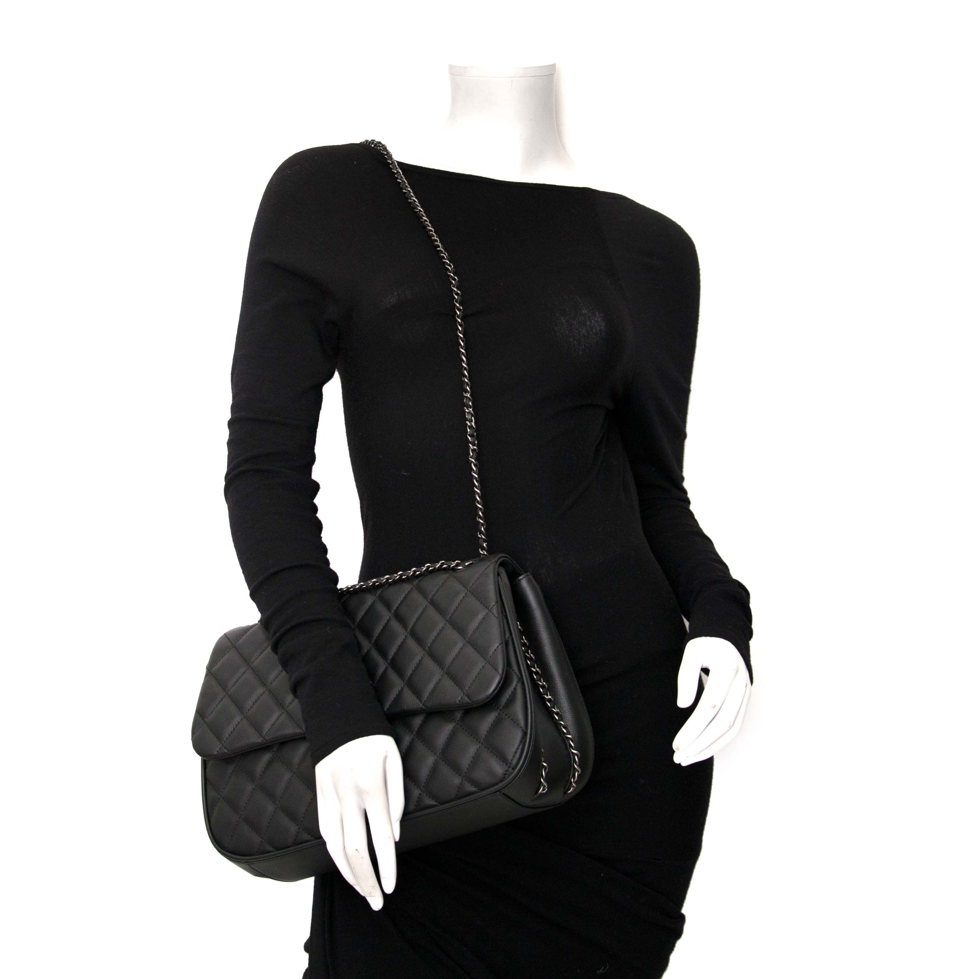 shop online at the best price your secondhand Chanel Quilted Calfskin Flap Bag