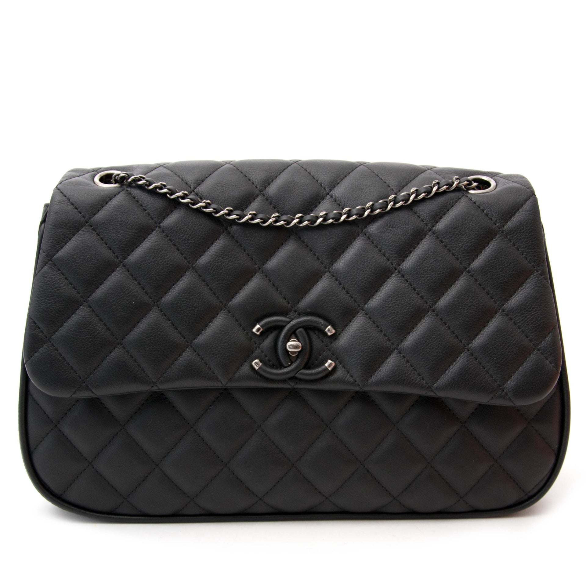shop online at the best price your secondhand Chanel Quilted Calfskin Flap Bag