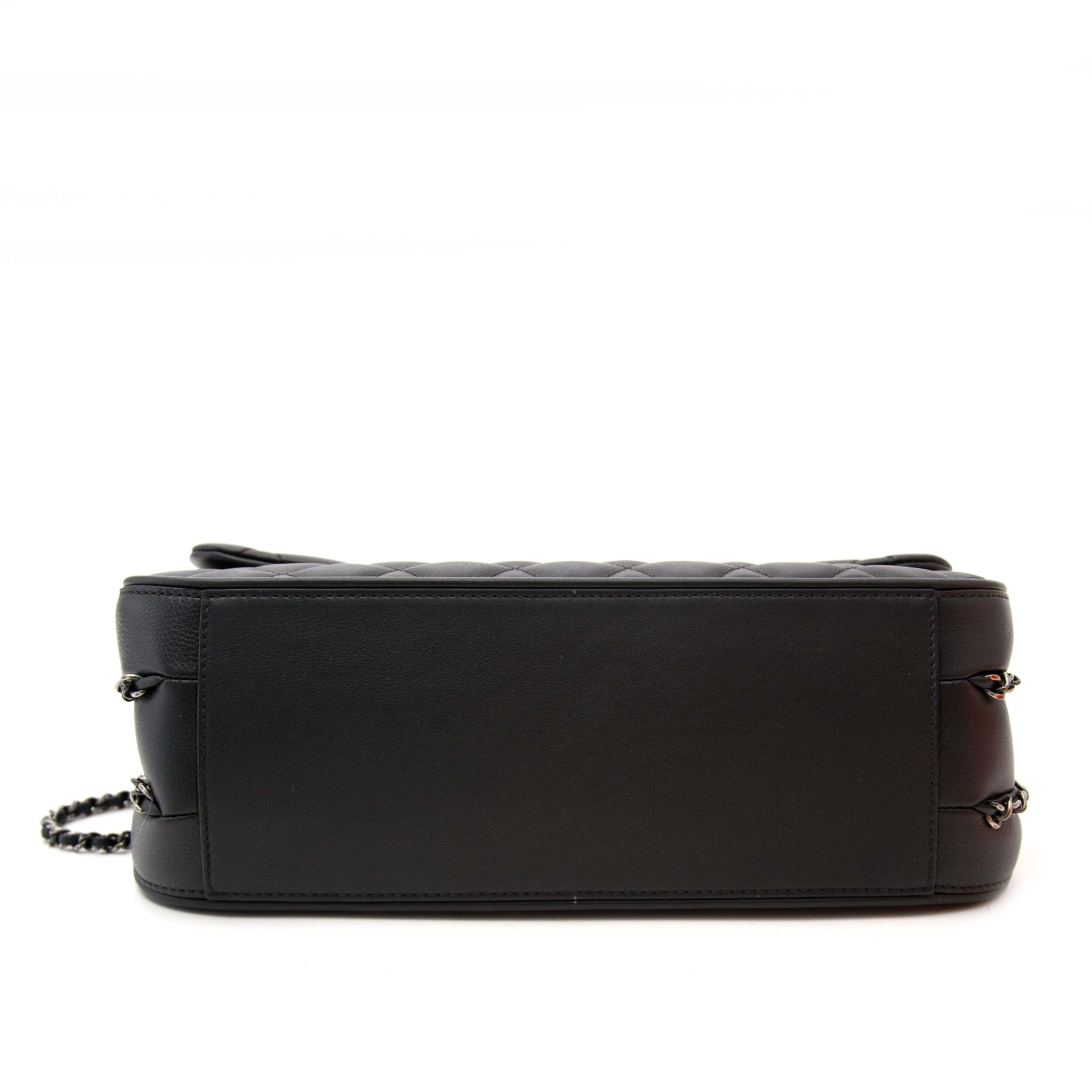 Chanel Quilted Calfskin Flap Bag koop online aan de beste prijs