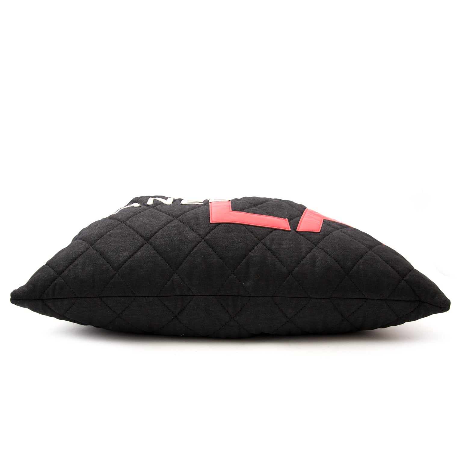 Buy the latest it bags for the best price Chanel LA Cabas Tote Bag