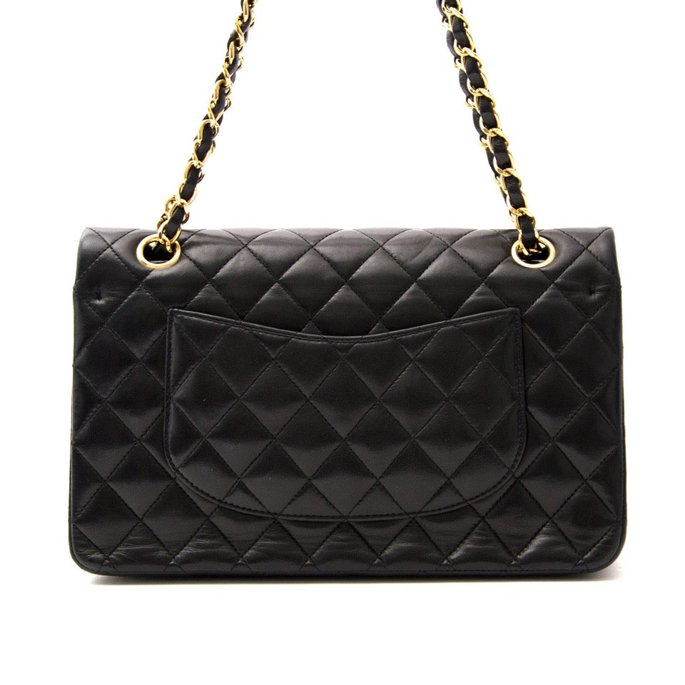 acheter en ligne comme neuf sac a main Chanel Medium Lambskin Classic Flap Bag GHW
