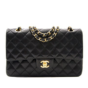 koop veilig online aan de beste prijs Chanel Medium Lambskin Classic Flap Bag GHW