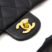 acheter en ligne comme neuf sac a main Chanel Medium Lambskin Classic Flap Bag GHW