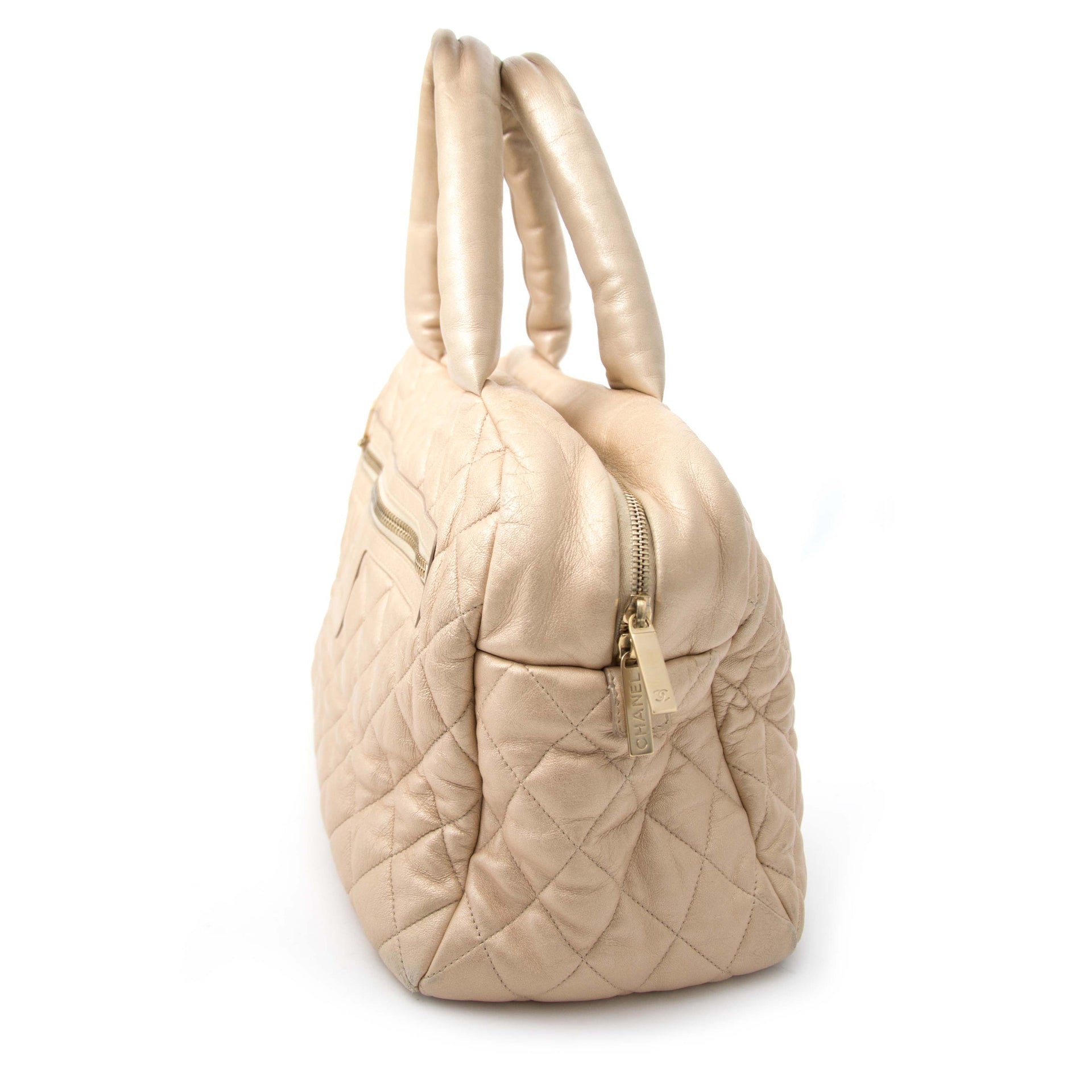 Secondhand Chanel bag gold
