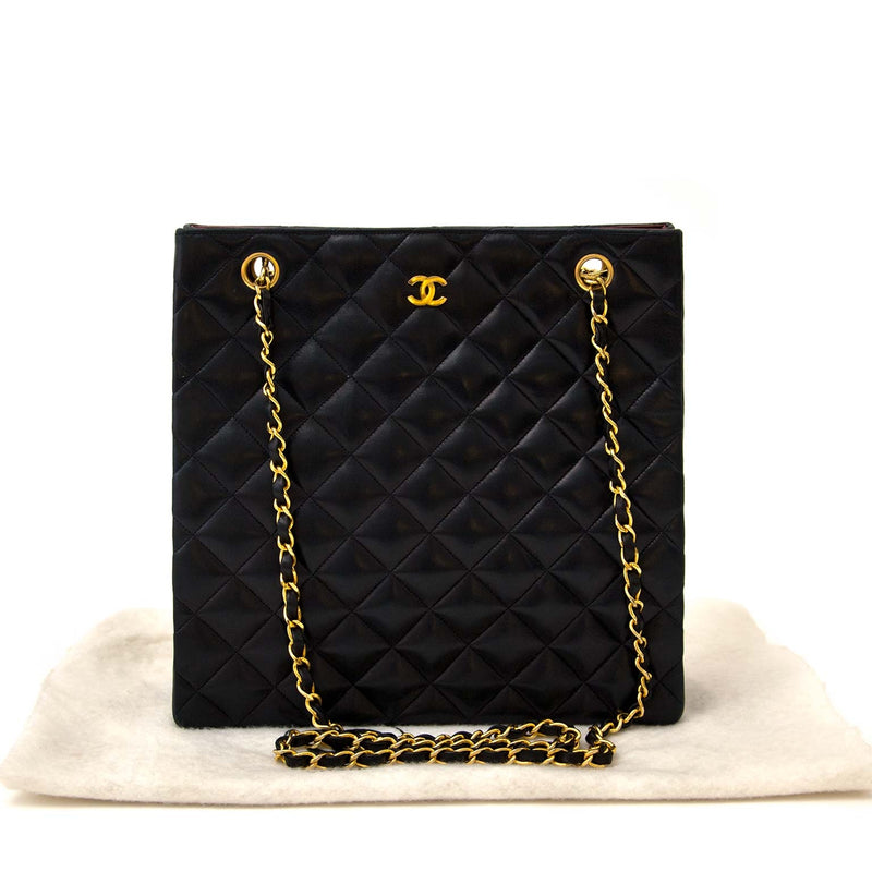 koop online aan de beste prijs tweedehands Chanel Vintage Classic Shoulder Bag