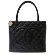Chanel Black Quilted Caviar Lambskin Leather CC Bag Buy authentic designer Chanel secondhand bags at Labellov at the best price. Safe and secure shopping. Koop tweedehands authentieke Chanel tassen bij designer webwinkel labellov.