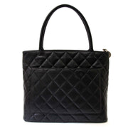 Chanel Black Quilted Caviar Lambskin Leather CC Bag Buy authentic designer Chanel secondhand bags at Labellov at the best price. Safe and secure shopping. Koop tweedehands authentieke Chanel tassen bij designer webwinkel labellov.