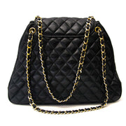 koop online tegen de beste prijs jou tweedehands Chanel Black Vintage Triangle Flap Bag
