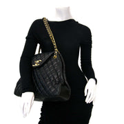 koop online tegen de beste prijs jou tweedehands Chanel Black Vintage Triangle Flap Bag