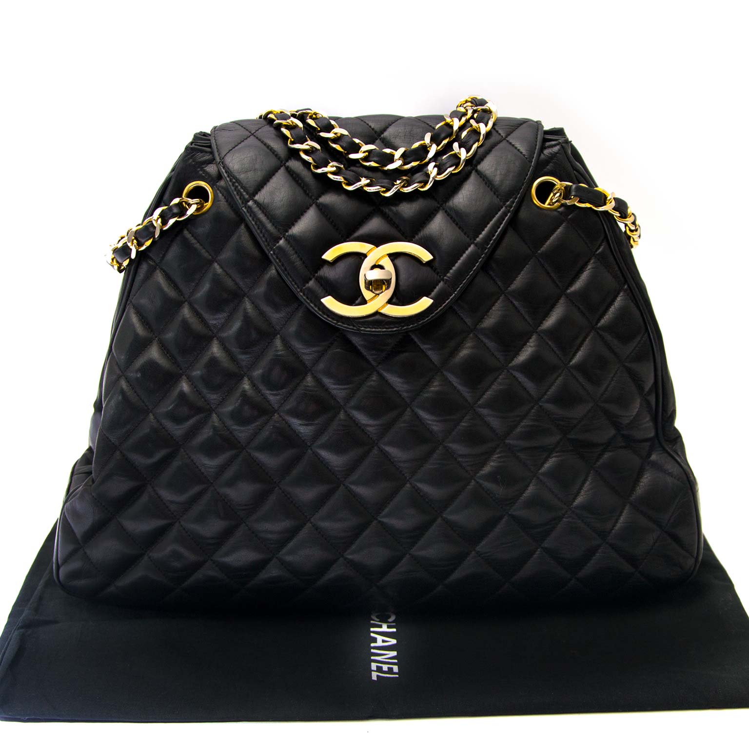 shop your vintage Chanel triangle bag online for the best price webshop and boutique labellov.com