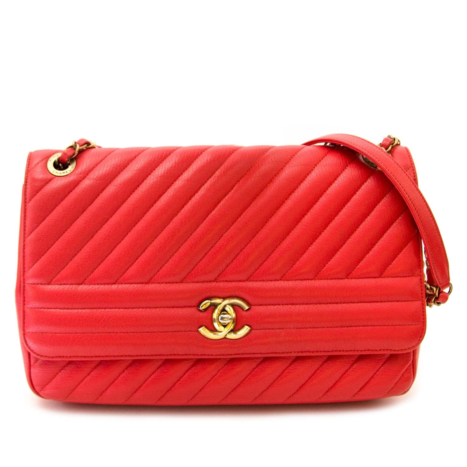 Buy authentic chanel red goatskin flap bag now online at labellov vintage fashion webshop belgium