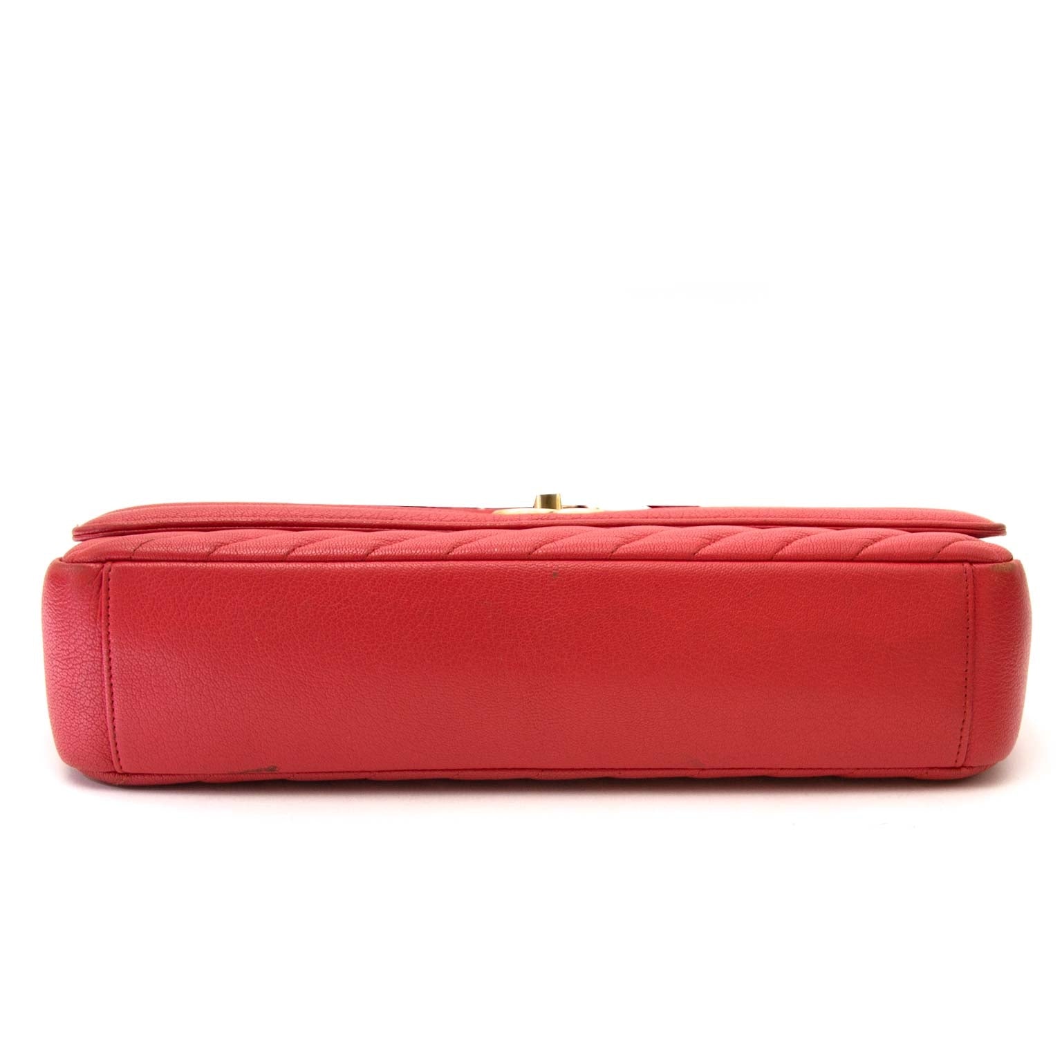 veilig online shoppen bij labellov vintage mode webshop belgië met chanel rode goatskin flap bag