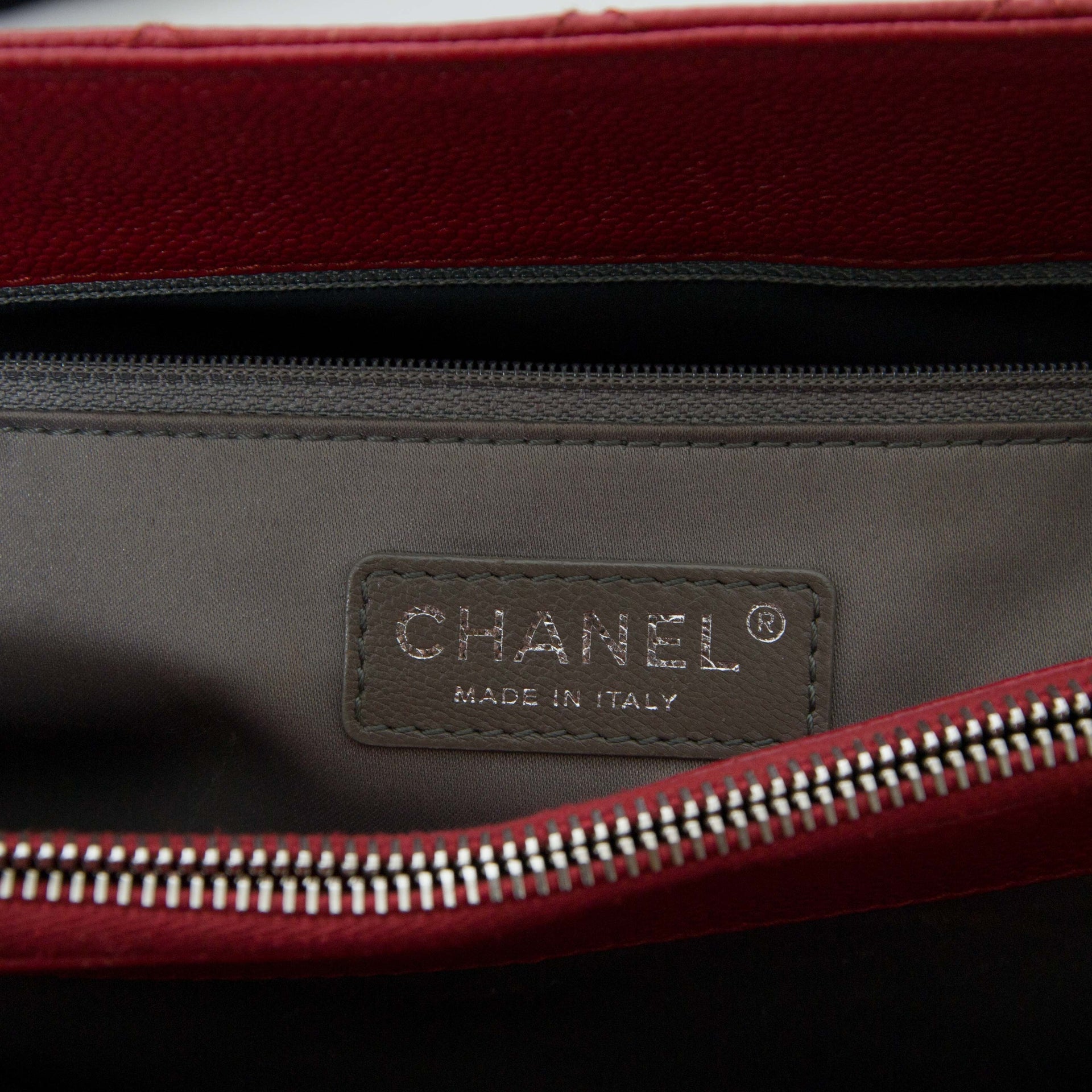 chanel red grand shopping tote now for sale at labellov vintage fashion webshop belgium