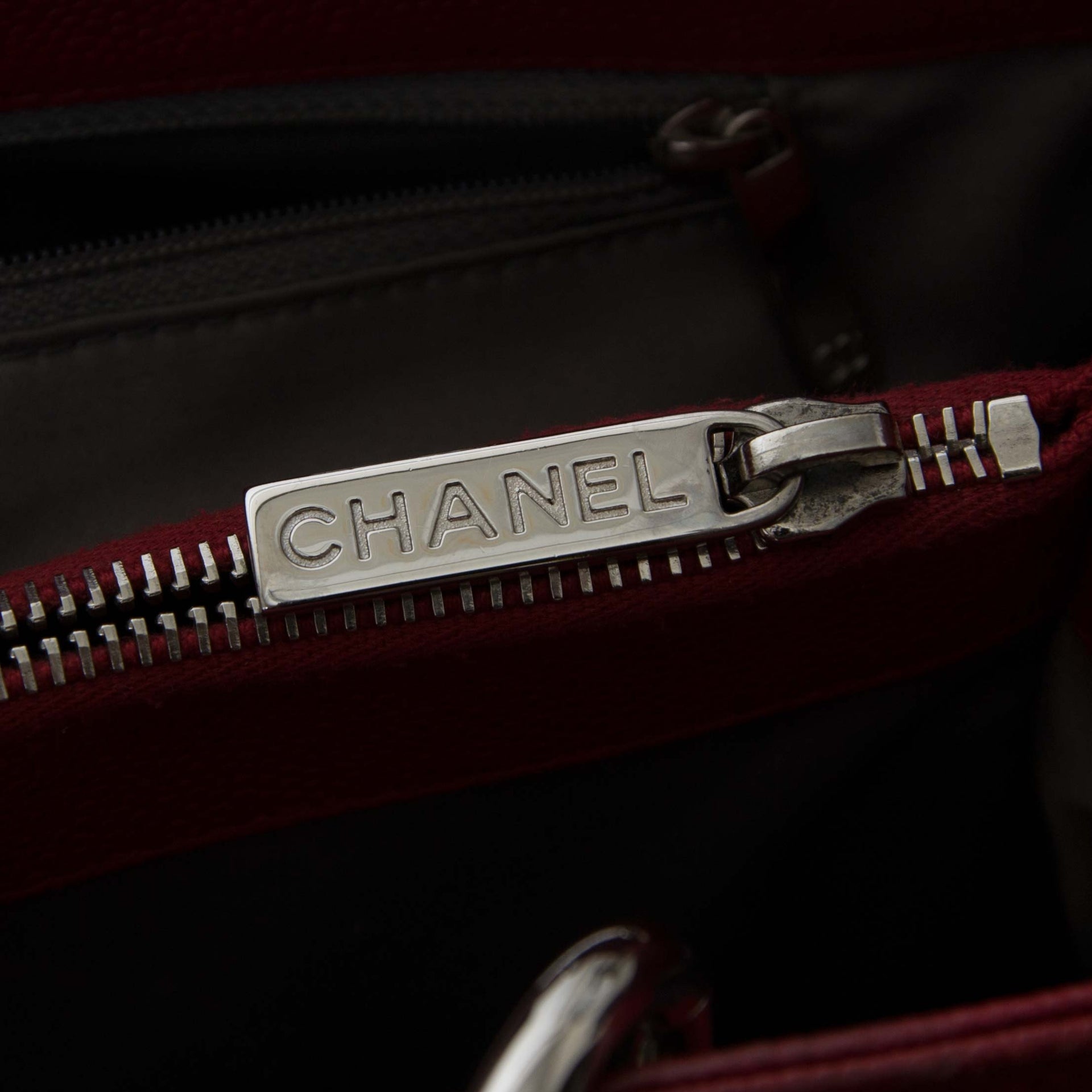 chanel red grand shopping tote now for sale at labellov vintage fashion webshop belgium