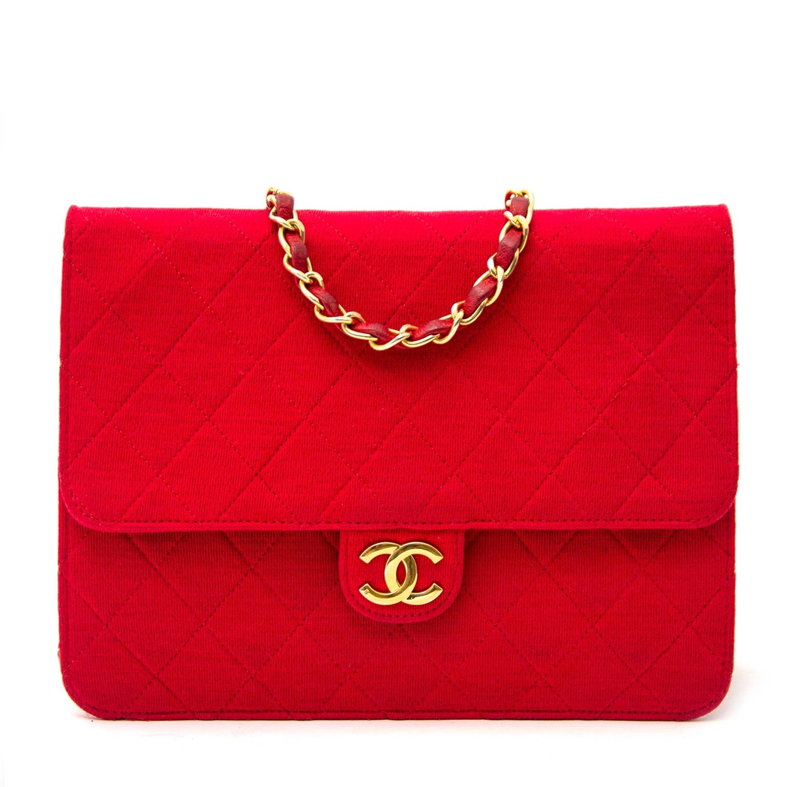 Chanel Red Jersey Quilted Shoulder Bag Buy authentic designer Chanel secondhand bags at Labellov at the best price. Safe and secure shopping. Koop tweedehands authentieke Chanel tassen bij designer webwinkel labellov.
