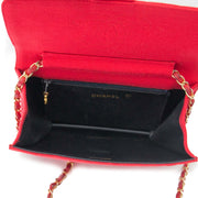 Chanel Red Jersey Quilted Shoulder Bag Buy authentic designer Chanel secondhand bags at Labellov at the best price. Safe and secure shopping. Koop tweedehands authentieke Chanel tassen bij designer webwinkel labellov.