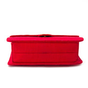 Chanel Red Jersey Quilted Shoulder Bag Buy authentic designer Chanel secondhand bags at Labellov at the best price. Safe and secure shopping. Koop tweedehands authentieke Chanel tassen bij designer webwinkel labellov.