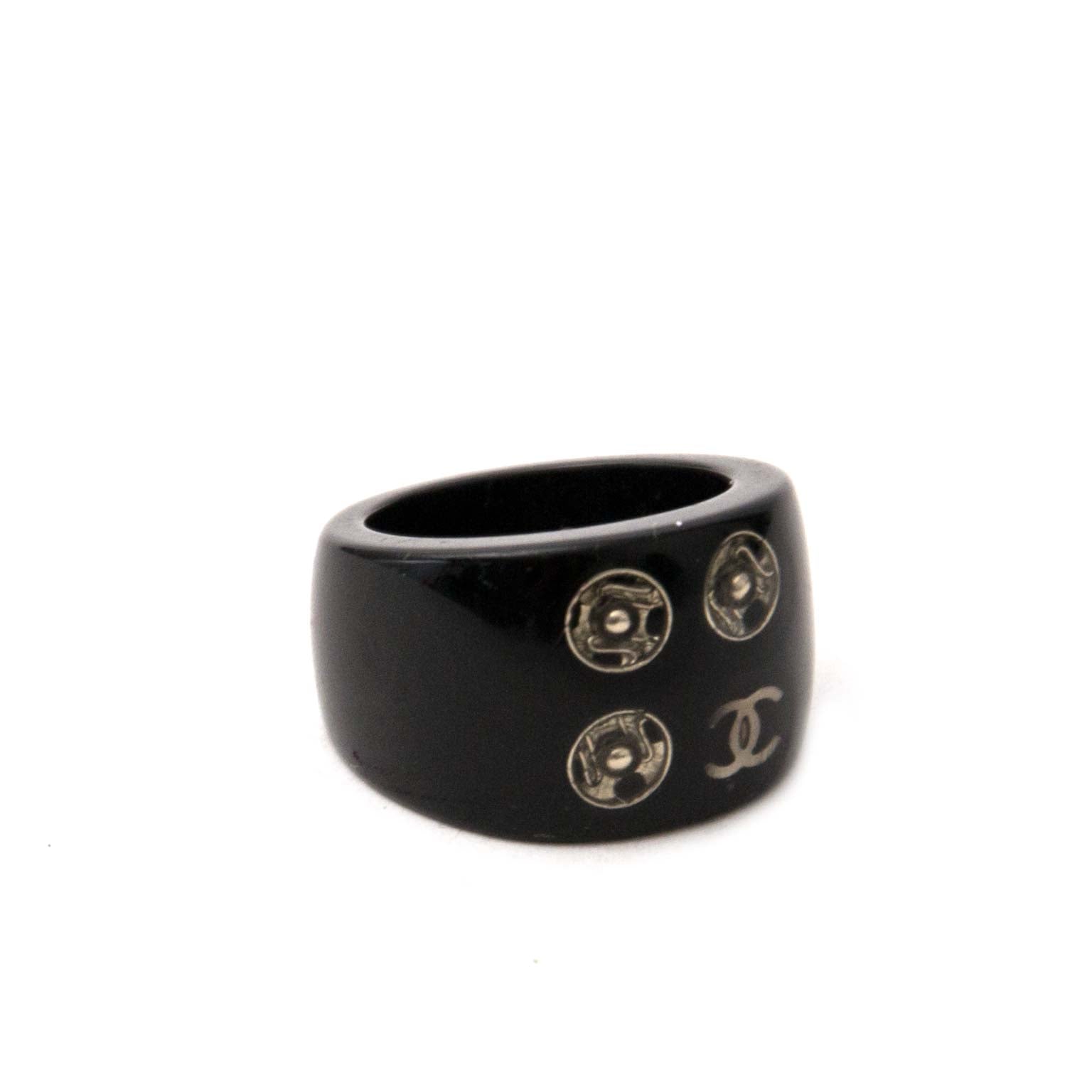 chanel black cc ring now online at labellov.com for the best price