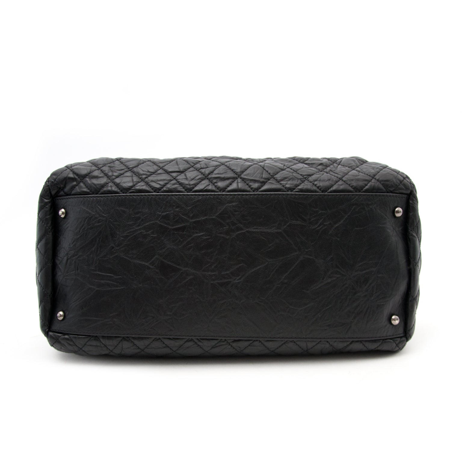 Secondhand real Chanel Hobo bag now available on www.labellov.com at the best price and without risk.