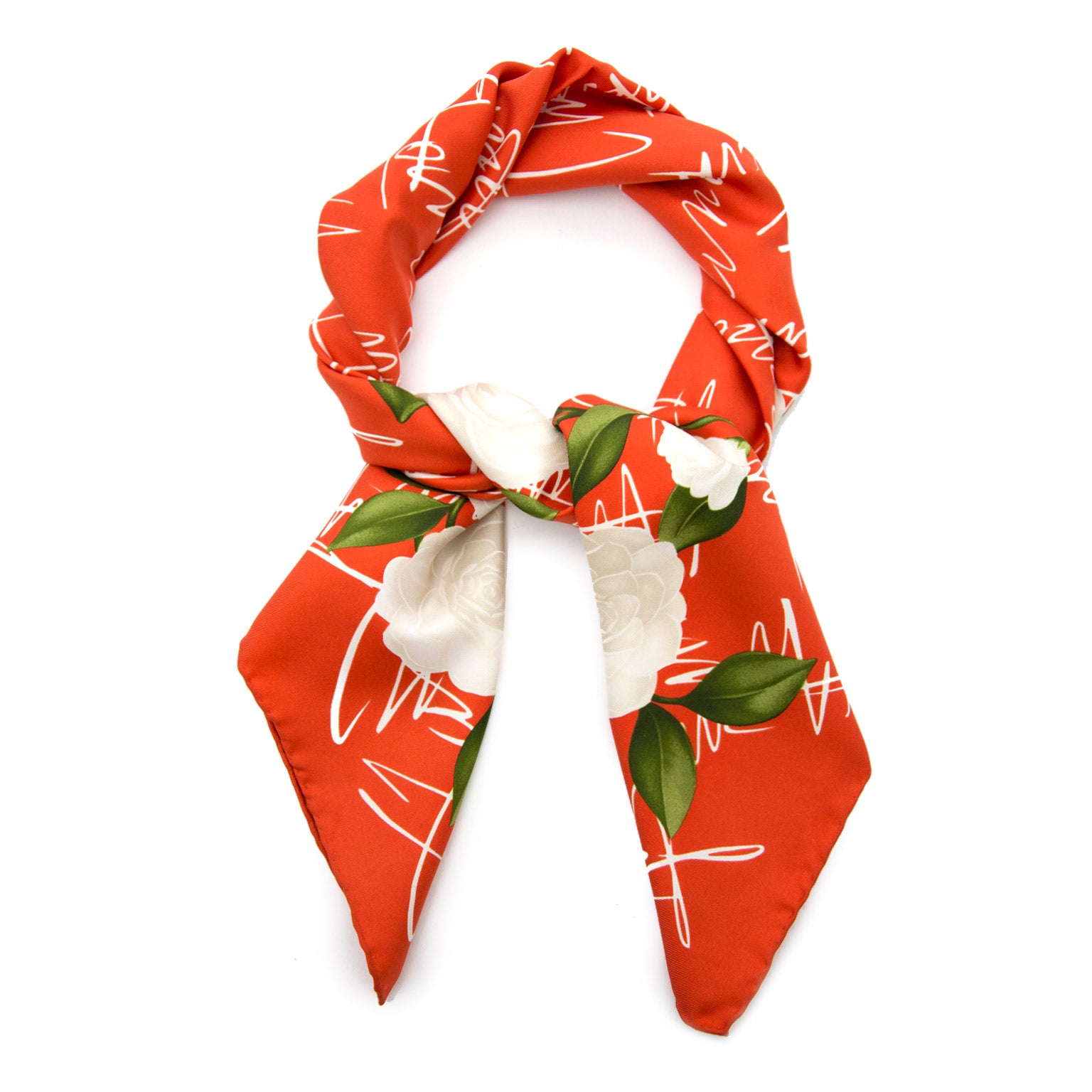 Vintage Chanel scarf for the best price at Labellov webshop. Safe and secure online shopping with 100% authenticity. Vintage Chanel foulard pour le meilleur prix.