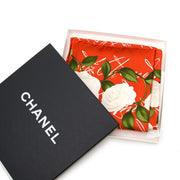 Vintage Chanel scarf for the best price at Labellov webshop. Safe and secure online shopping with 100% authenticity. Vintage Chanel foulard pour le meilleur prix.