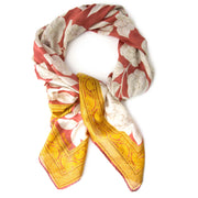 Chanel Rust & Gold Silk White Flower Scarf Buy authentic designer Chanel secondhand scarves at Labellov at the best price. Safe and secure shopping. Koop tweedehands authentieke Chanel sjaals bij designer webwinkel labellov.
