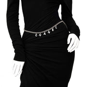 Koop nu deze Chanel Silver Chain Letter Belt bij www.labellov.com, veilig winkelen, luxe vintage producten.