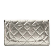 Op zoek naar een portefeuille? Koop en verkoop uw authentieke designer spullen bij Labellov aan de beste prijs