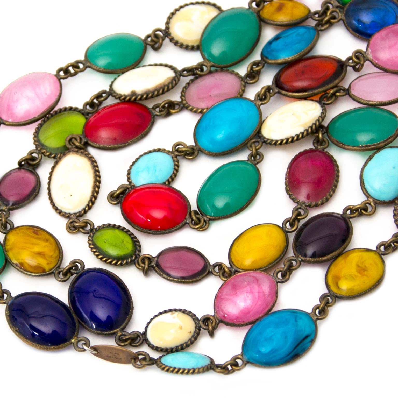 Chanel Vintage Gripoix Poured Glass Colourful Necklace Buy authentic designer Chanel secondhand necklace at Labellov at the best price. Safe and secure shopping. Koop tweedehands authentieke Chanel halsketting bij designer webwinkel labellov.