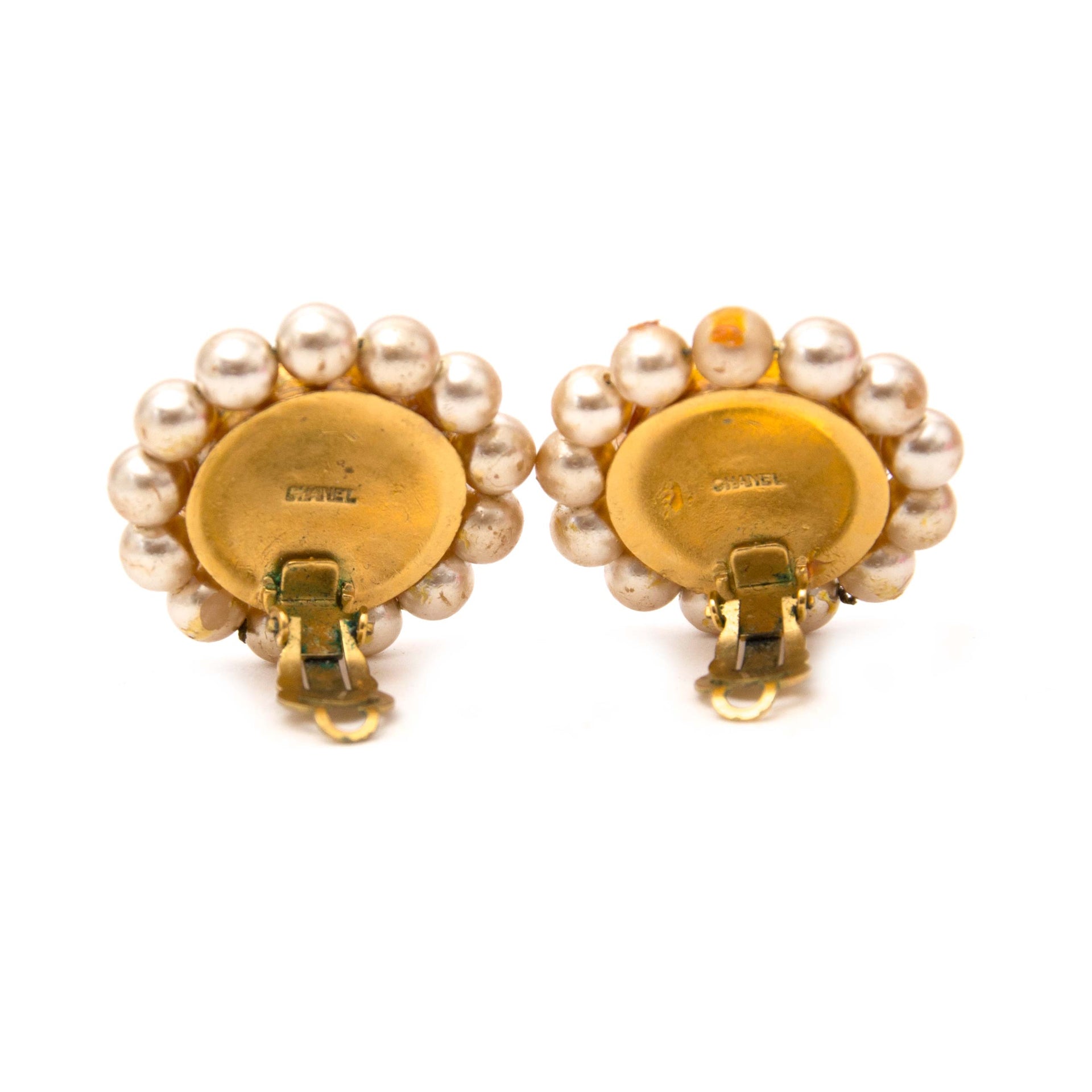 shop safe online your secondhand Chanel Gold Button Sun And Moon Clip On Earrings