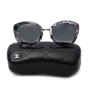 Chanel Butterfly Summer Polarized Sunglasses Buy authentic designer Chanel secondhand sunglasses at Labellov at the best price. Safe and secure shopping. Koop tweedehands authentieke Chanel zonnebrillen bij designer webwinkel labellov.