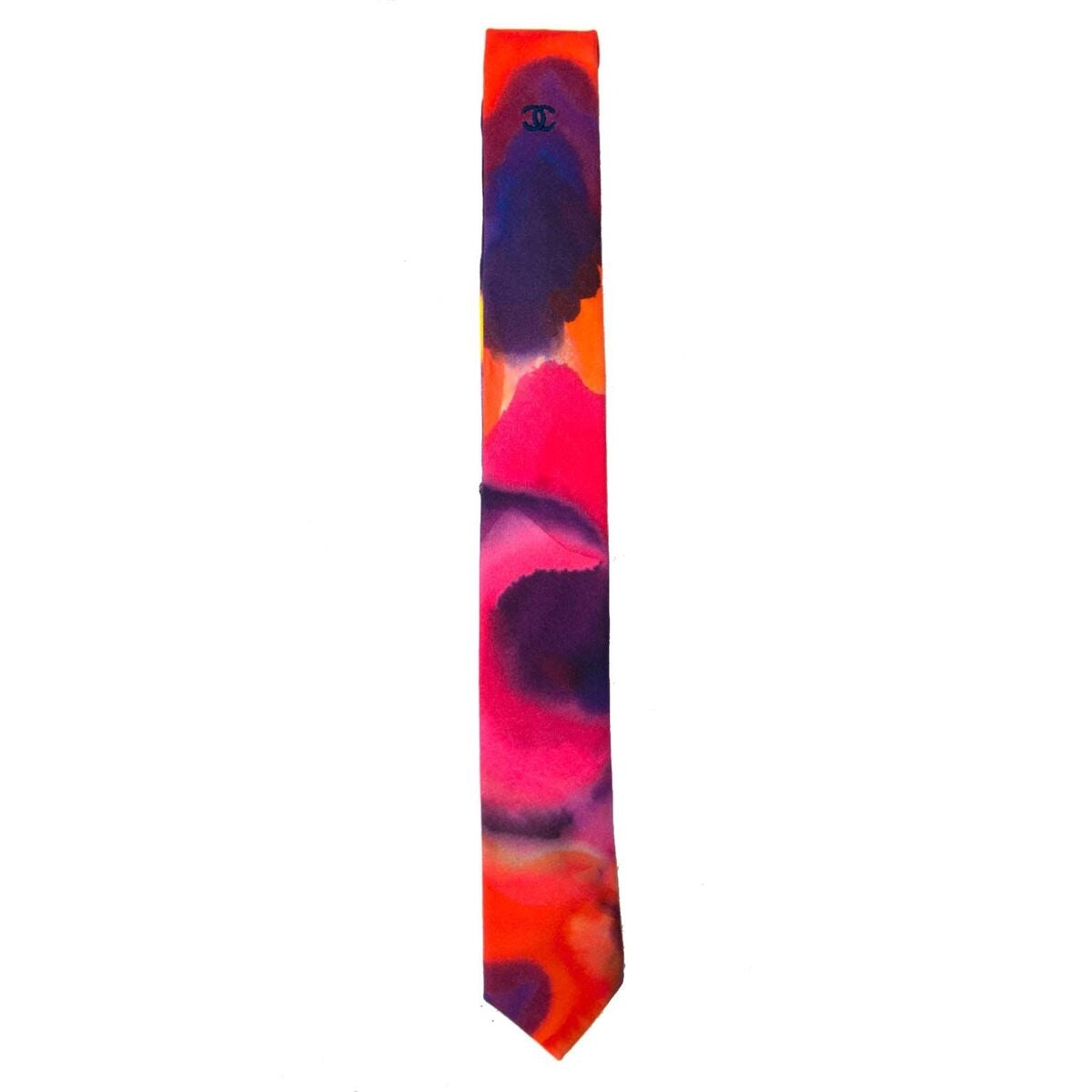 Buy authentic secondhand Chanel multicolor watercolor tie at the right price at LabelLOV vintage webshop. Safe and secure online shopping.