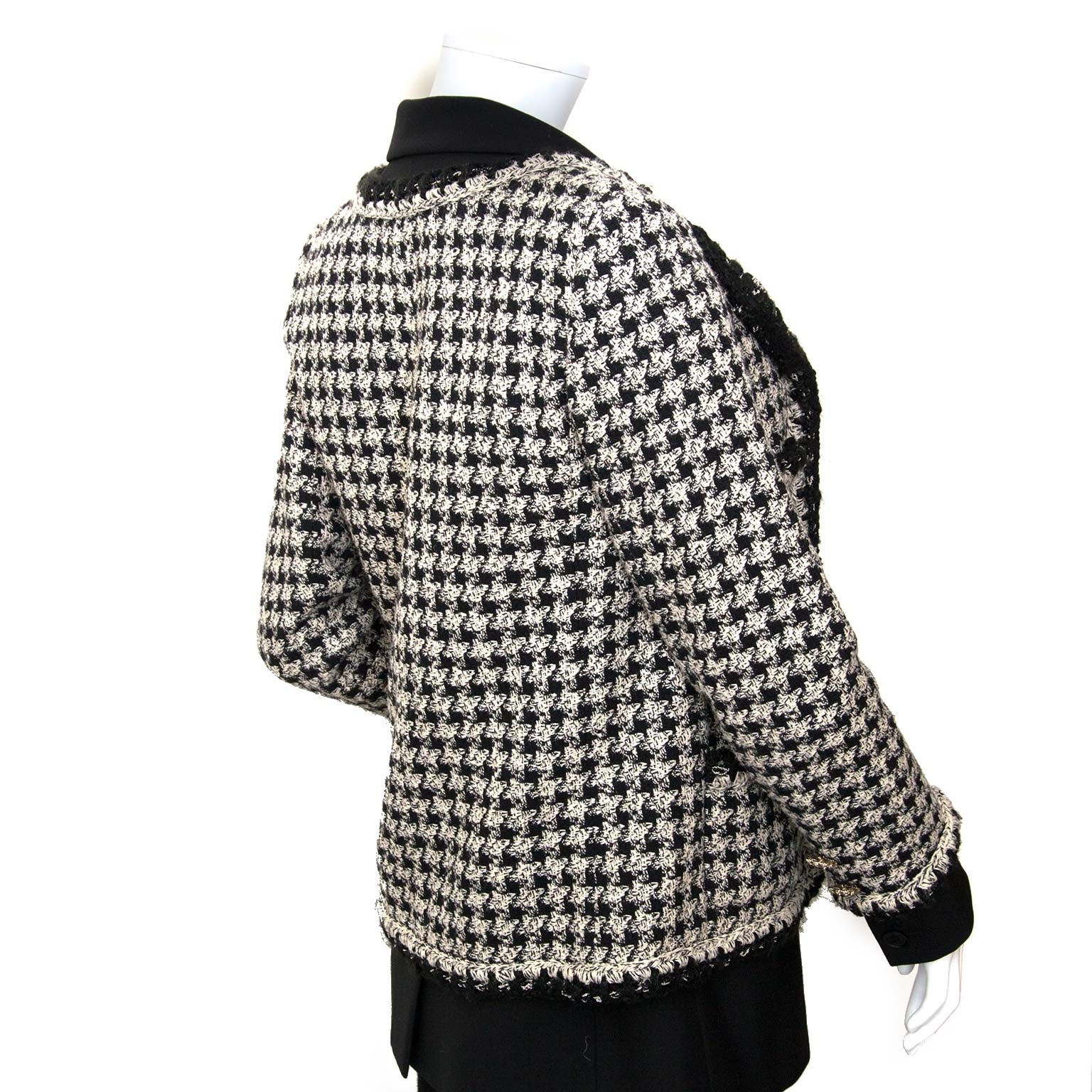 seconhand Chanel Trompe L'Oeil Tweed Blazer Jacket - size FR38 for sale at labellov