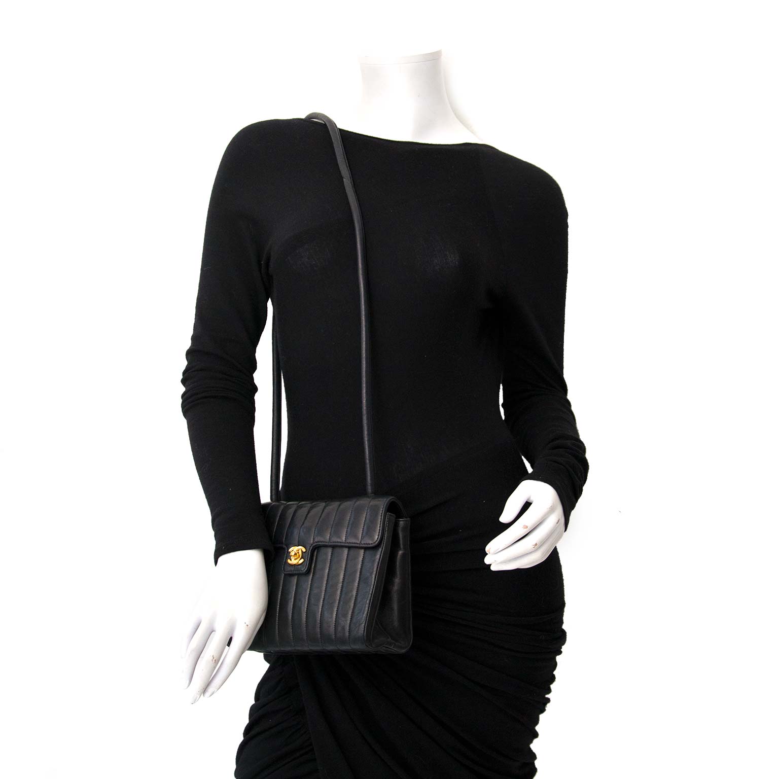 skip the waitinglist get your hands on tis vintage Chanel Vintage Black Shoulder bag