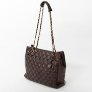 acheter en linge pour le meilleur prix sac a main Chanel Chocolat Brown Quilted Lambskin Tote comme neuf