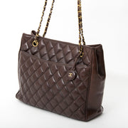 acheter en linge pour le meilleur prix sac a main Chanel Chocolat Brown Quilted Lambskin Tote comme neuf