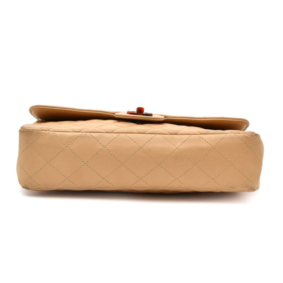 Acheter secur en ligne votre sac a mains Chanel avec des details tortoise pour le meilleur prix avec Labellov