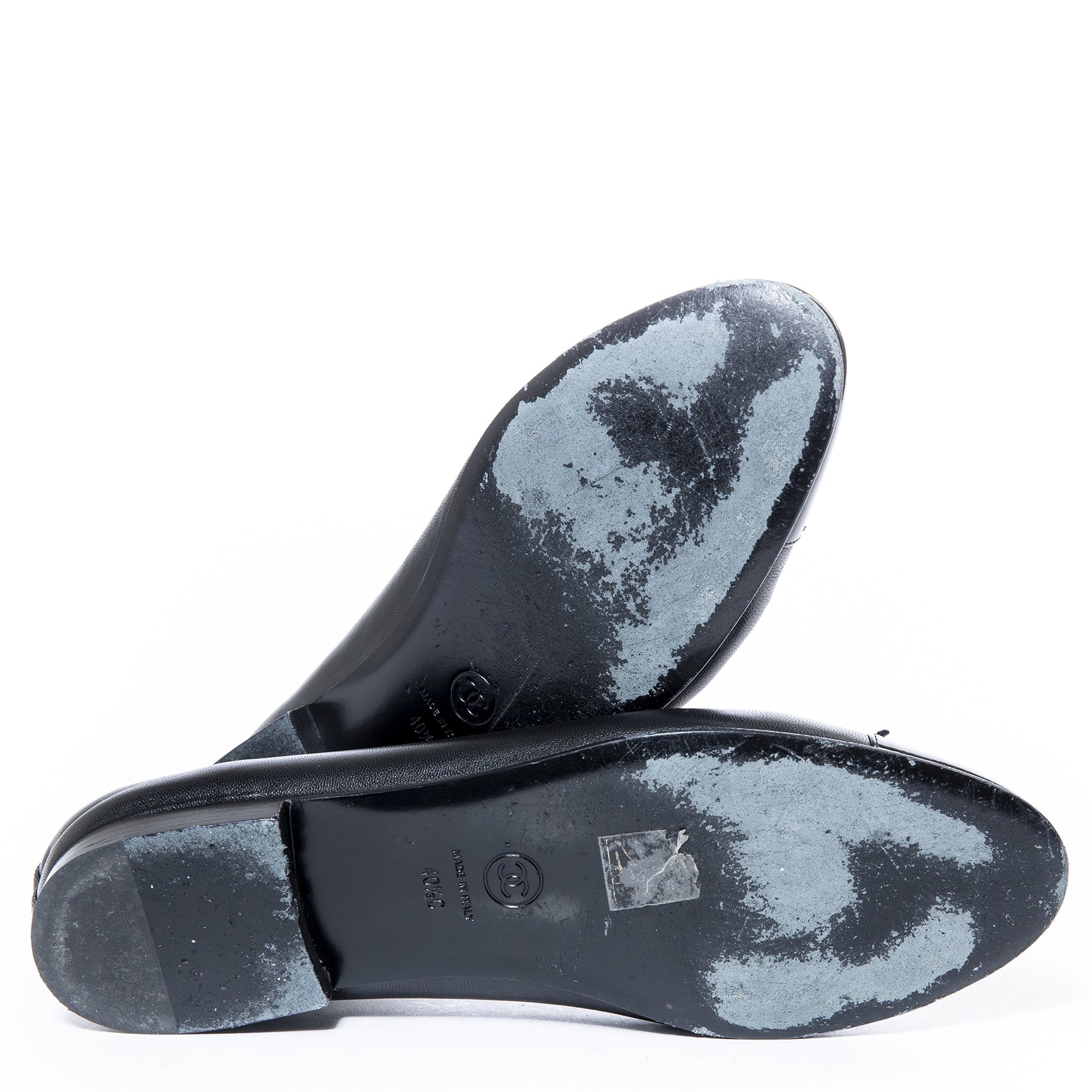 chanel black leather cap-toe ballerinas for sale at labellov vintage fashion webshop belgium
