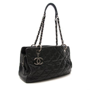 Acheter secure en ligne votre sac a mains designer Chanel en cuir noir pour le meilleur prix